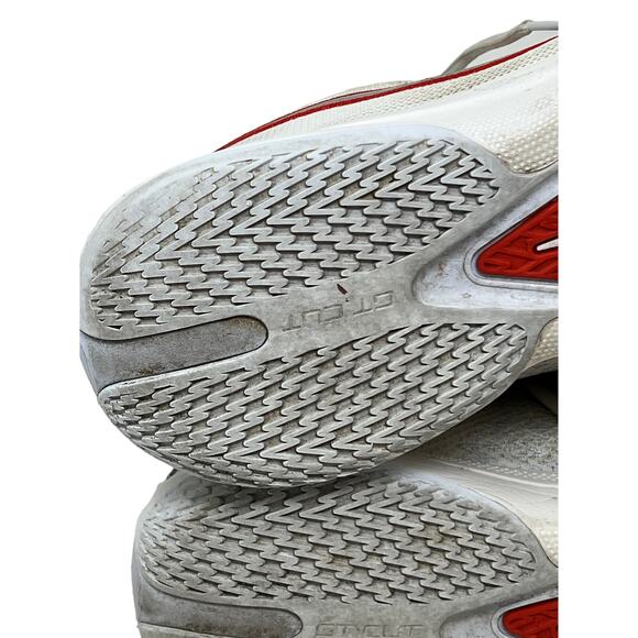 Athletic_Shoes